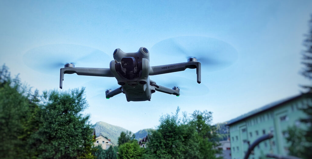 Mit der Drohne am Dach & neuer Fahrzeugpower unterwegs – wir setzen auf moderne Lösungen